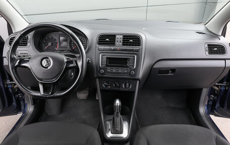 Volkswagen Polo VI (EU Market), 2016 год, 898 000 рублей, 14 фотография