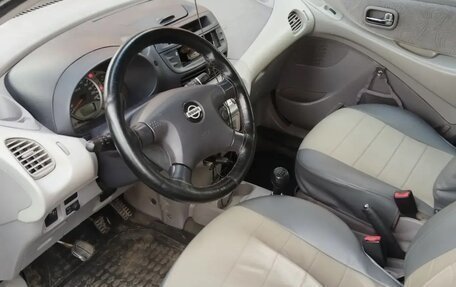 Nissan Almera Tino i, 2002 год, 190 000 рублей, 7 фотография