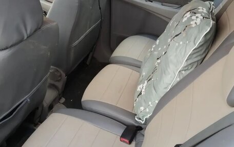 Nissan Almera Tino i, 2002 год, 190 000 рублей, 9 фотография