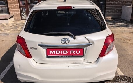 Toyota Vitz, 2011 год, 570 000 рублей, 4 фотография