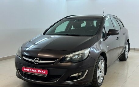 Opel Astra J, 2013 год, 715 000 рублей, 1 фотография