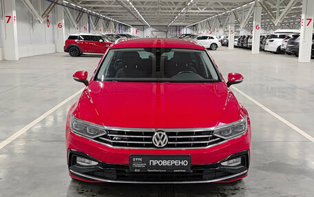 Volkswagen Passat B8 рестайлинг, 2020 год, 3 000 000 рублей, 2 фотография