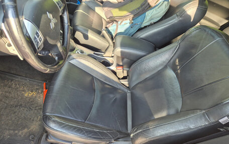Mitsubishi Outlander III рестайлинг 3, 2008 год, 1 050 000 рублей, 9 фотография