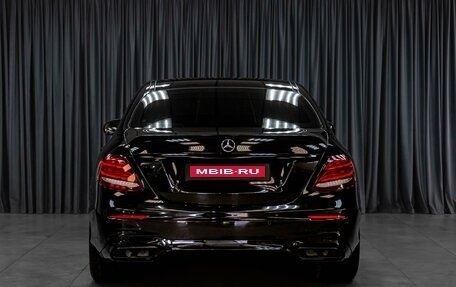 Mercedes-Benz E-Класс, 2018 год, 3 699 000 рублей, 4 фотография