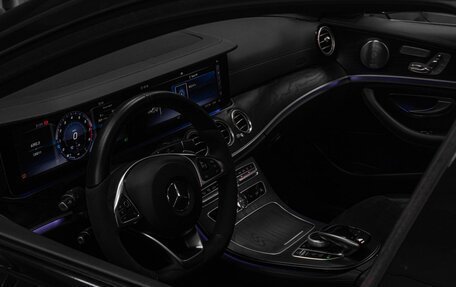 Mercedes-Benz E-Класс, 2018 год, 3 699 000 рублей, 29 фотография