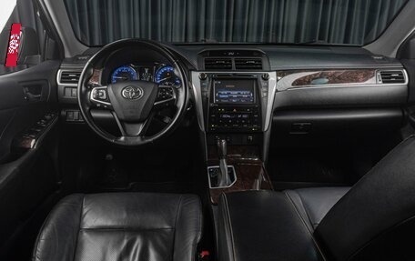 Toyota Camry, 2017 год, 2 359 000 рублей, 6 фотография