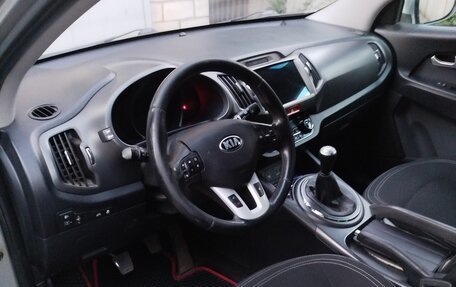 KIA Sportage III, 2010 год, 1 000 000 рублей, 2 фотография