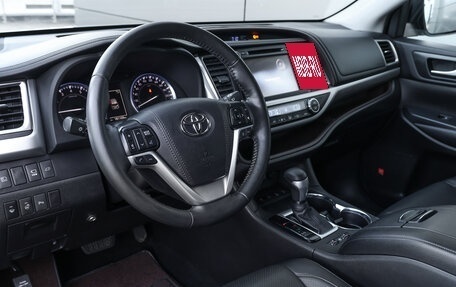 Toyota Highlander III, 2019 год, 3 698 000 рублей, 18 фотография