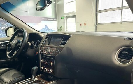 Nissan Pathfinder, 2016 год, 1 610 000 рублей, 10 фотография