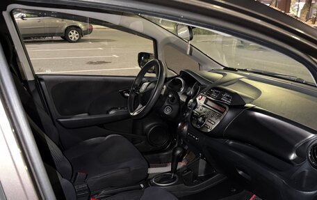 Honda Jazz II рестайлинг, 2011 год, 700 000 рублей, 16 фотография