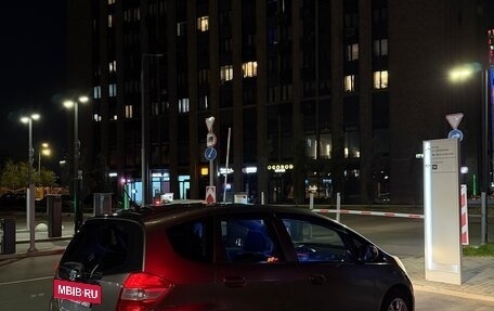 Honda Jazz II рестайлинг, 2011 год, 700 000 рублей, 24 фотография