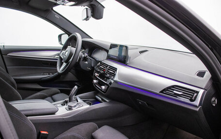 BMW 5 серия, 2019 год, 4 050 000 рублей, 9 фотография