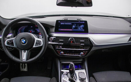BMW 5 серия, 2019 год, 4 050 000 рублей, 13 фотография