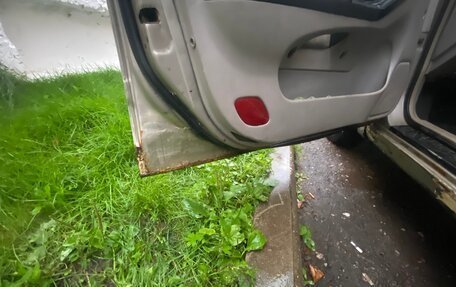 Hyundai Elantra III, 2001 год, 130 000 рублей, 21 фотография