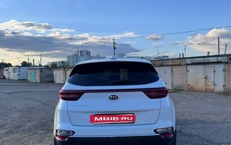 KIA Sportage IV рестайлинг, 2021 год, 1 850 000 рублей, 2 фотография