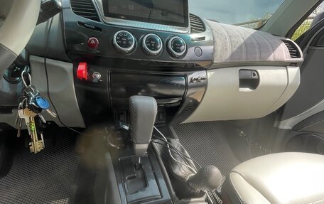 Mitsubishi L200 IV рестайлинг, 2014 год, 2 500 000 рублей, 12 фотография