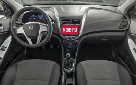 Hyundai Solaris II рестайлинг, 2013 год, 665 000 рублей, 9 фотография
