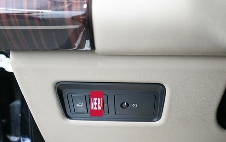 Land Rover Range Rover IV рестайлинг, 2015 год, 3 639 900 рублей, 27 фотография