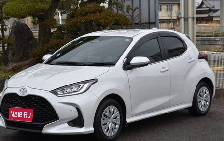 Toyota Yaris, 2022 год, 1 116 000 рублей, 1 фотография