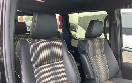 Toyota Noah III, 2021 год, 1 882 000 рублей, 22 фотография