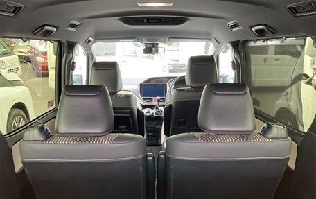 Toyota Noah III, 2021 год, 1 882 000 рублей, 30 фотография