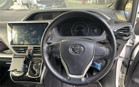Toyota Voxy III, 2021 год, 1 706 000 рублей, 10 фотография