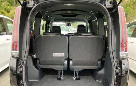 Toyota Noah III, 2021 год, 1 882 000 рублей, 31 фотография