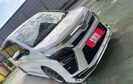 Toyota Voxy III, 2021 год, 1 706 000 рублей, 7 фотография