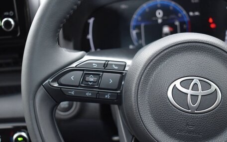 Toyota Yaris, 2022 год, 1 116 000 рублей, 10 фотография