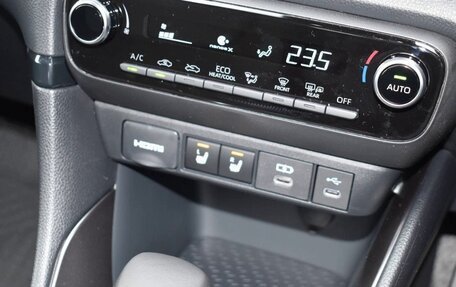 Toyota Yaris, 2022 год, 1 116 000 рублей, 14 фотография