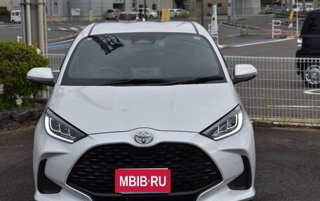 Toyota Yaris, 2022 год, 1 116 000 рублей, 3 фотография