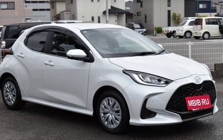 Toyota Yaris, 2022 год, 1 116 000 рублей, 4 фотография