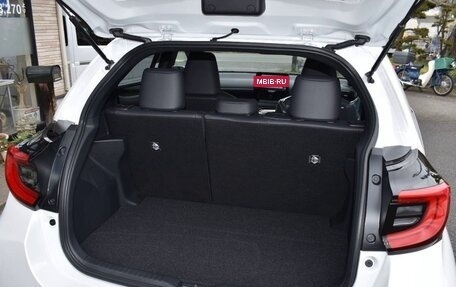 Toyota Yaris, 2022 год, 1 116 000 рублей, 18 фотография