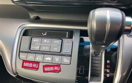 Honda Stepwgn IV, 2021 год, 13 фотография