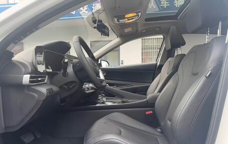 Hyundai Elantra, 2024 год, 1 475 325 рублей, 6 фотография