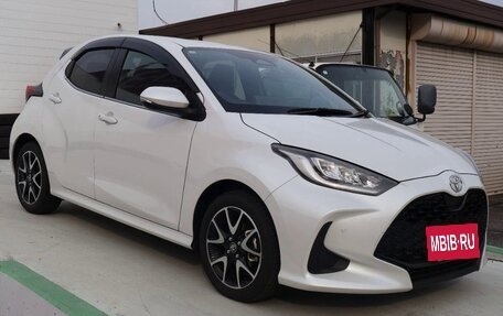 Toyota Yaris, 2022 год, 999 000 рублей, 7 фотография
