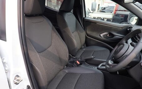 Toyota Yaris, 2022 год, 999 000 рублей, 15 фотография