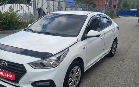 Hyundai Solaris II рестайлинг, 2017 год, 650 000 рублей, 2 фотография