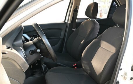 Renault Logan II, 2018 год, 954 000 рублей, 10 фотография