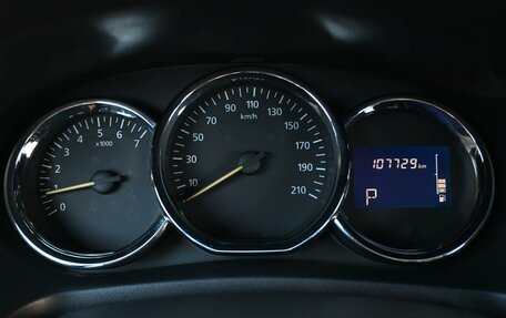 Renault Logan II, 2018 год, 954 000 рублей, 14 фотография