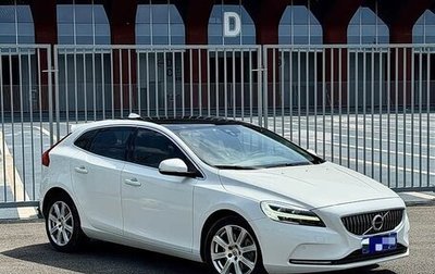 Volvo V40 II рестайлинг, 2017 год, 1 320 000 рублей, 1 фотография