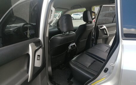 Toyota Land Cruiser Prado 150 рестайлинг 2, 2009 год, 1 000 000 рублей, 7 фотография