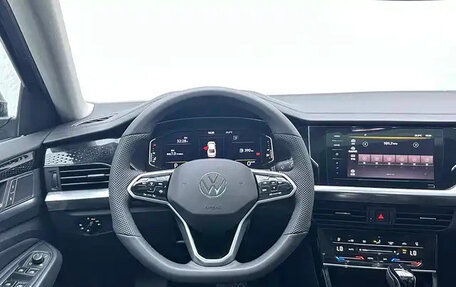 Volkswagen Passat B8 рестайлинг, 2023 год, 1 740 500 рублей, 13 фотография