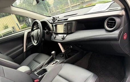 Toyota RAV4, 2018 год, 2 250 008 рублей, 8 фотография