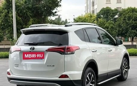 Toyota RAV4, 2018 год, 2 250 008 рублей, 4 фотография
