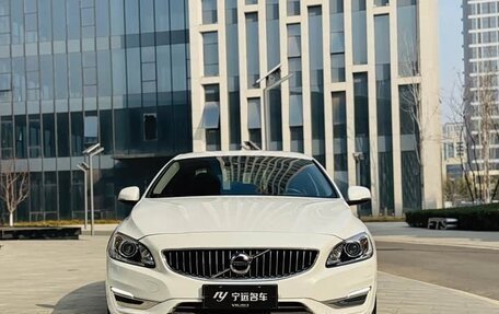 Volvo S60 III, 2018 год, 1 390 000 рублей, 2 фотография