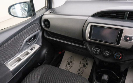 Toyota Vitz, 2015 год, 899 000 рублей, 12 фотография