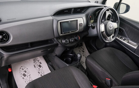 Toyota Vitz, 2015 год, 899 000 рублей, 13 фотография