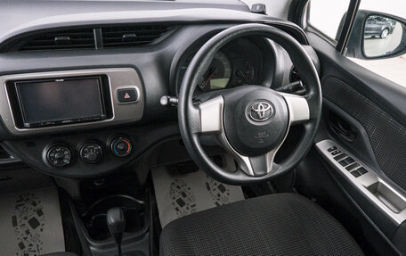 Toyota Vitz, 2015 год, 899 000 рублей, 10 фотография