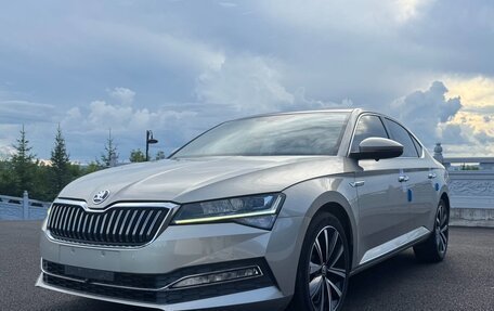 Skoda Superb III рестайлинг, 2022 год, 2 280 000 рублей, 3 фотография